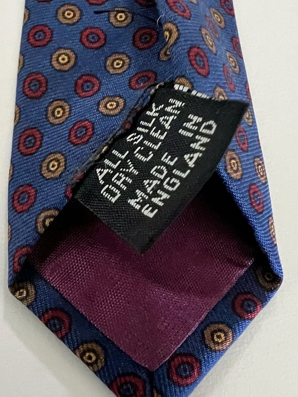 Elegant John Comfort London England 100% Silk Men,s Necktie, Blue, Red, Golden
